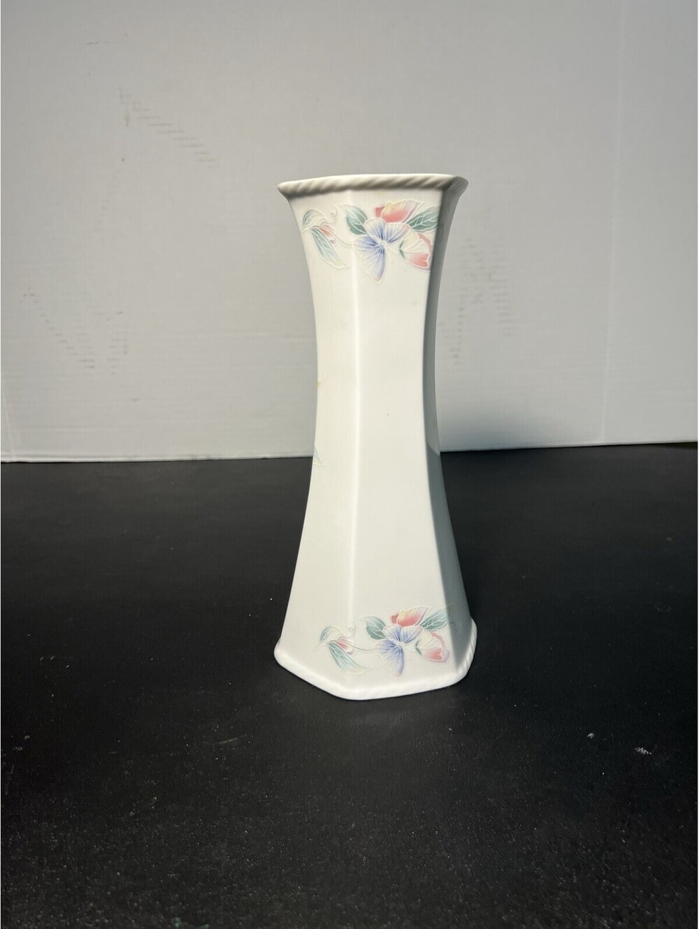 Aynsley England 1980s Vase Little Sweetheart Pastel Floral Bone China, 4x9” - Picture 8 of 14